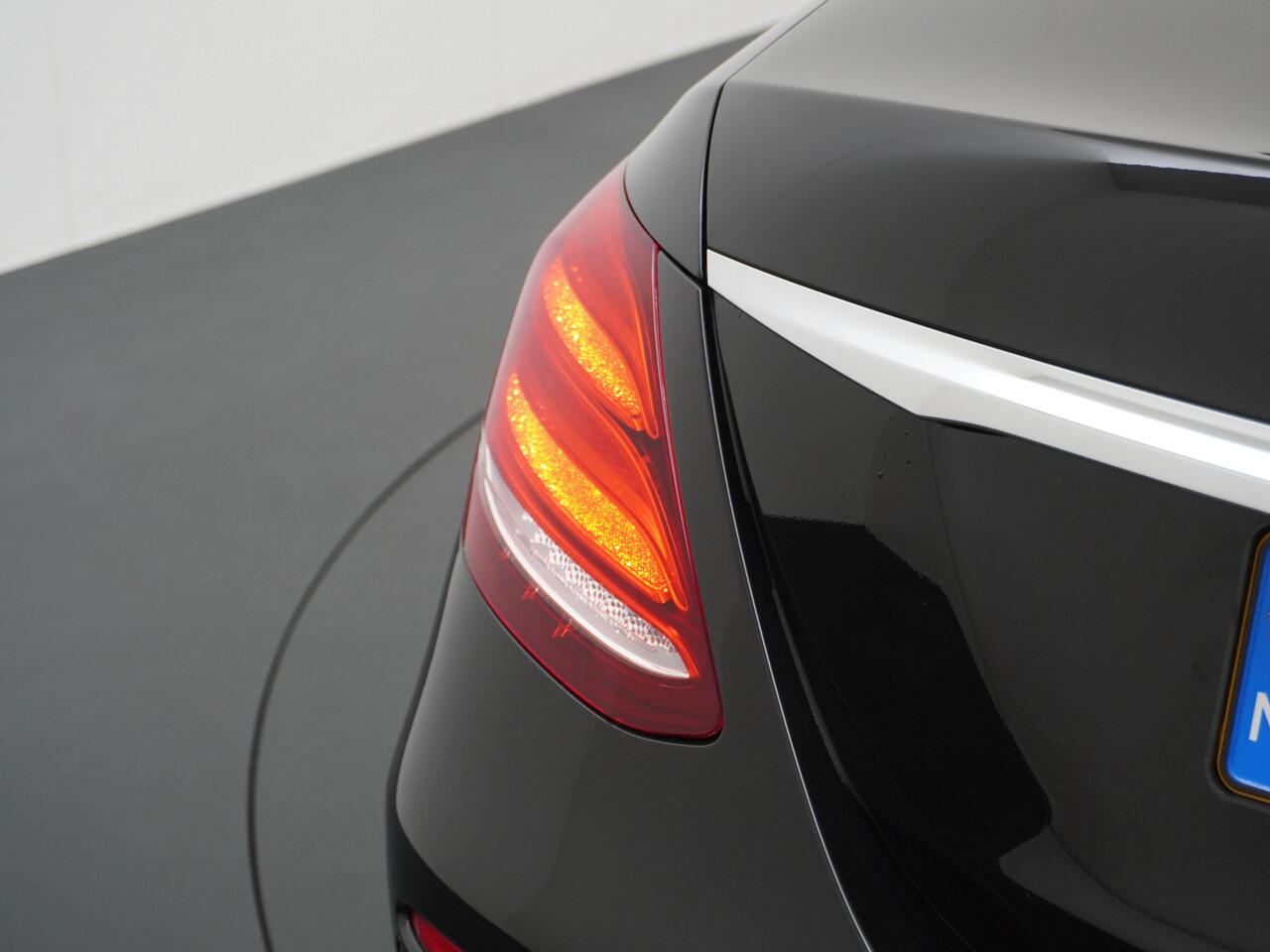 Mercedes-Benz E-KLASSE 200 Sport Edition | Burmester Trekhaak Multibeam AMG Wielen