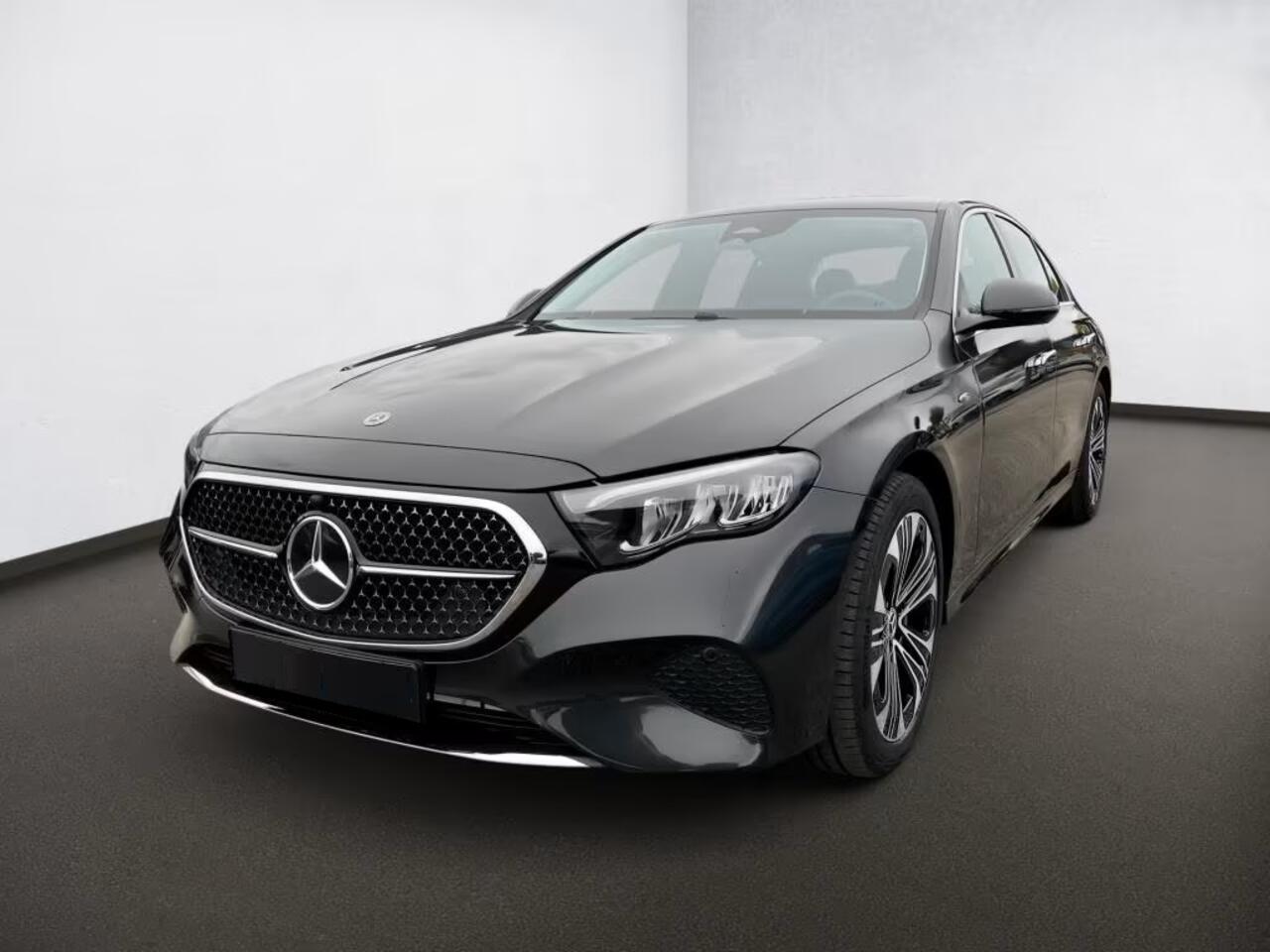 Mercedes-Benz E-KLASSE 300 e Avantgarde Distronic Trekhaak 19 Inch Stuurverwarming Stoelverwarming Camera