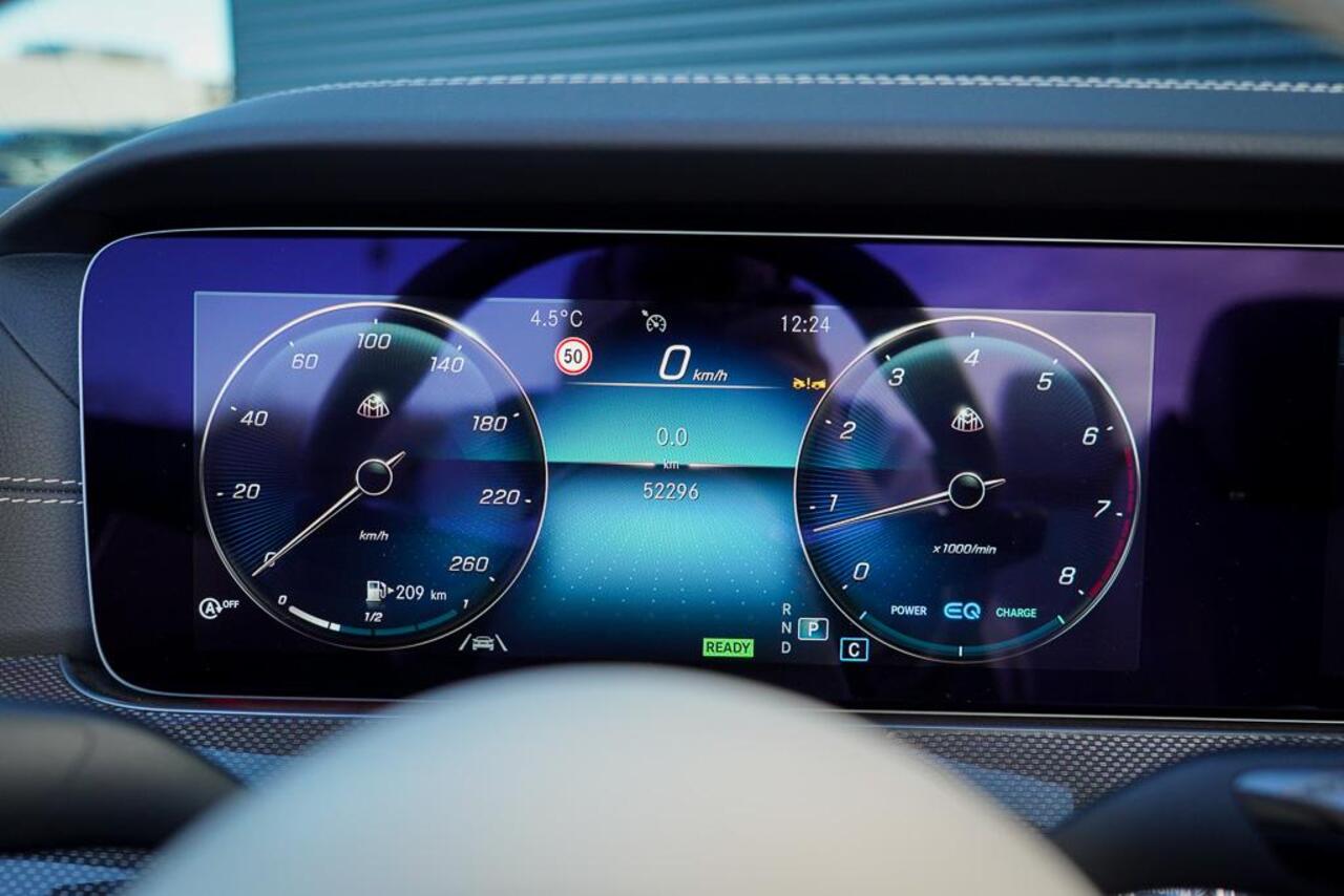 Mercedes-Benz E-KLASSE Cabrio 300 AMG Line / 53 AMG Uitgevoerd / Carbon / Stoelverwarming