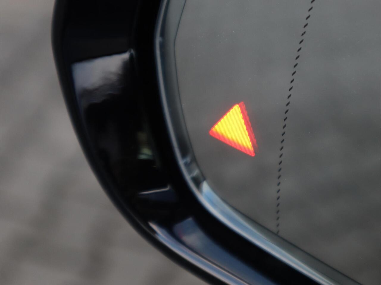 Mercedes-Benz E-KLASSE 300 e AMG line