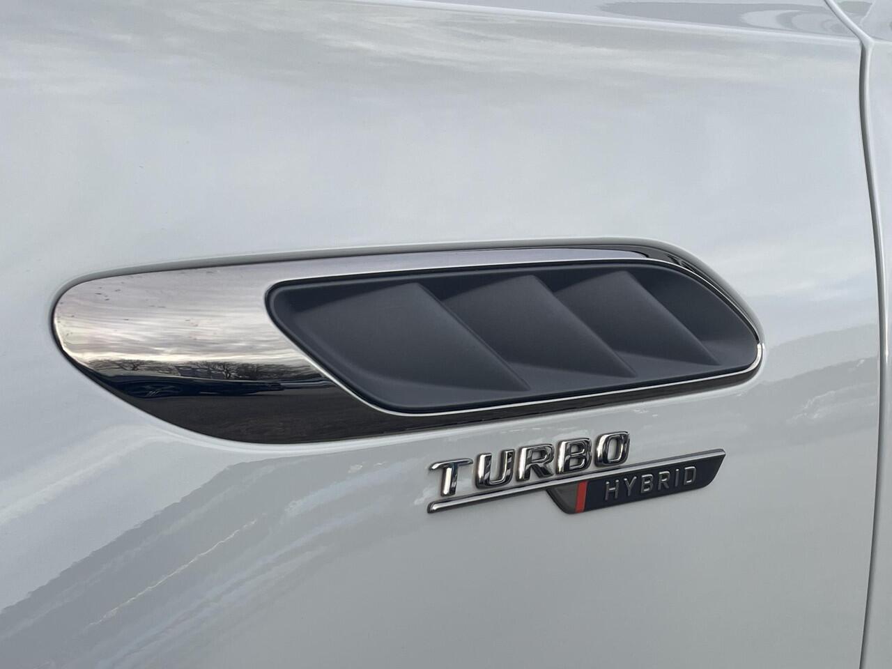 Mercedes-Benz E-KLASSE AMG 53 4MATIC+ Night Edition | Alpine grijs MANUFAKTUR | DIGITAL LIGHT | Panoramadak | AMG carbon exterieur pakket | AMG night pakket | Head-up display | AMG Real Performance Sound