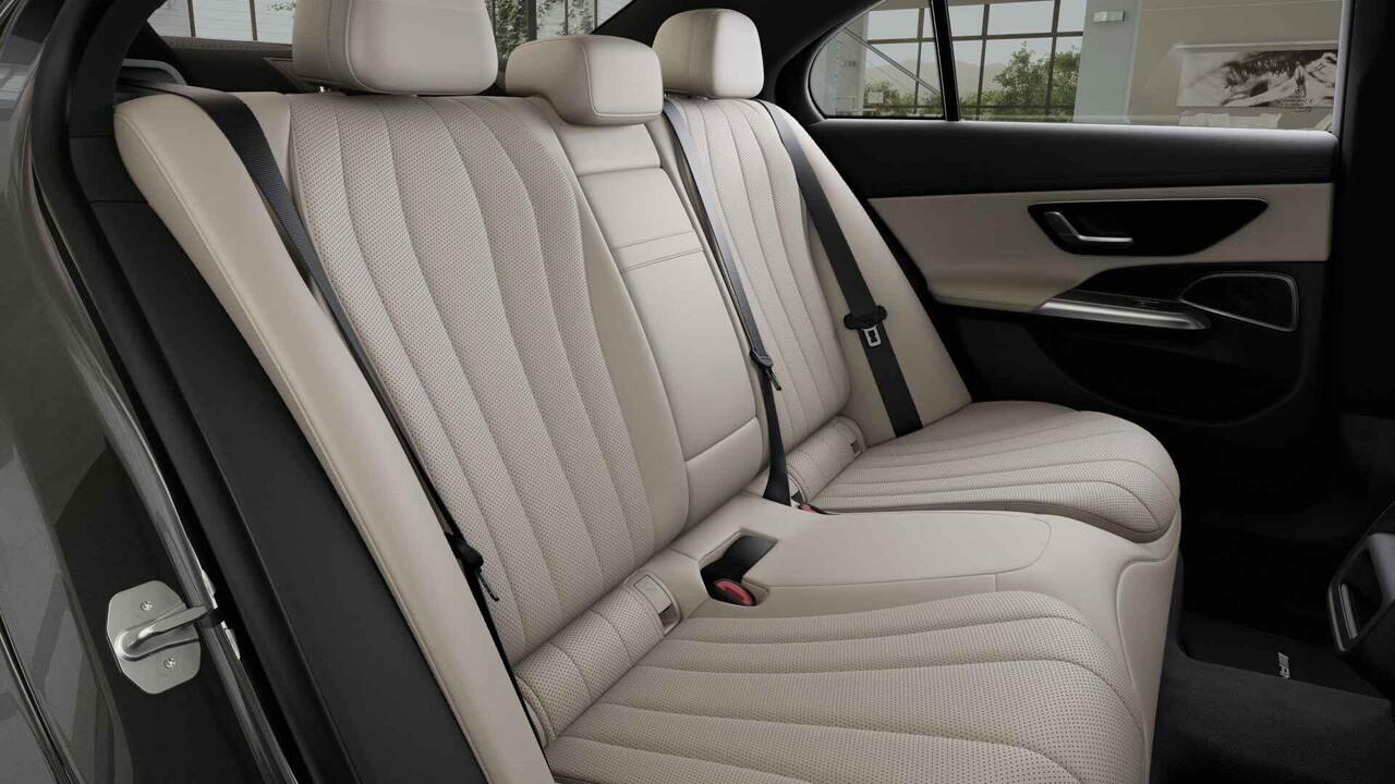 Mercedes-Benz E-KLASSE 300e Sport Edition | Panoramaschuifdak | Stoelventilatie | Burmester | 360° camera | Digital light |