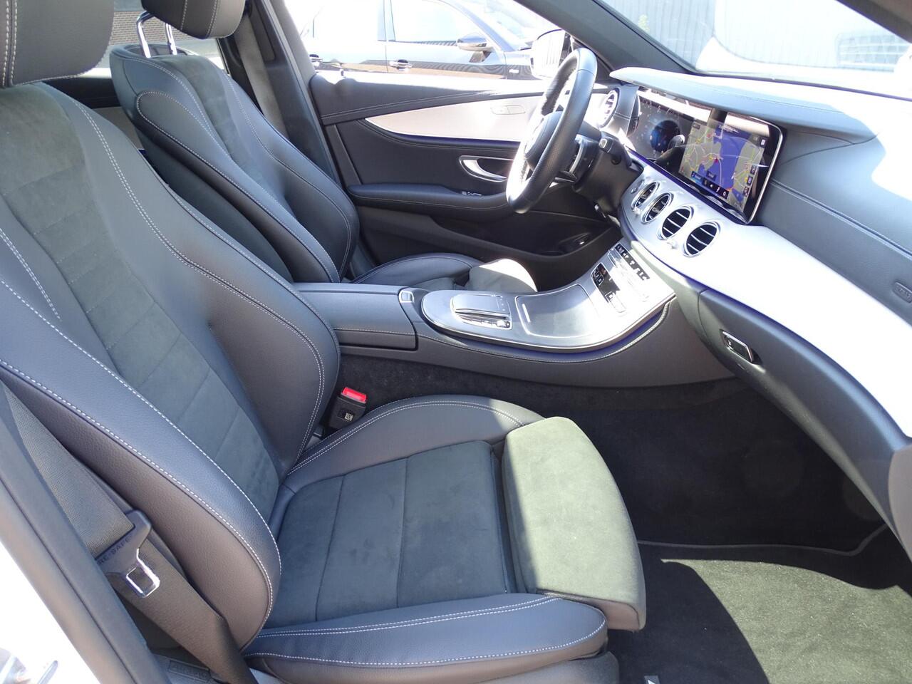 Mercedes-Benz E-KLASSE 300 e 4MATIC AMG Line AUTOMAAT| SPORT INTERIEUR| NAVIGATIE| 360-CAMERA| DODE-HOEK| MULTIMEDIA| AIRCO/ECC| ADAPTIVE CRUISECONTROLL| XENON/LED| TREKHAAK| SFEER VERLICHTING|