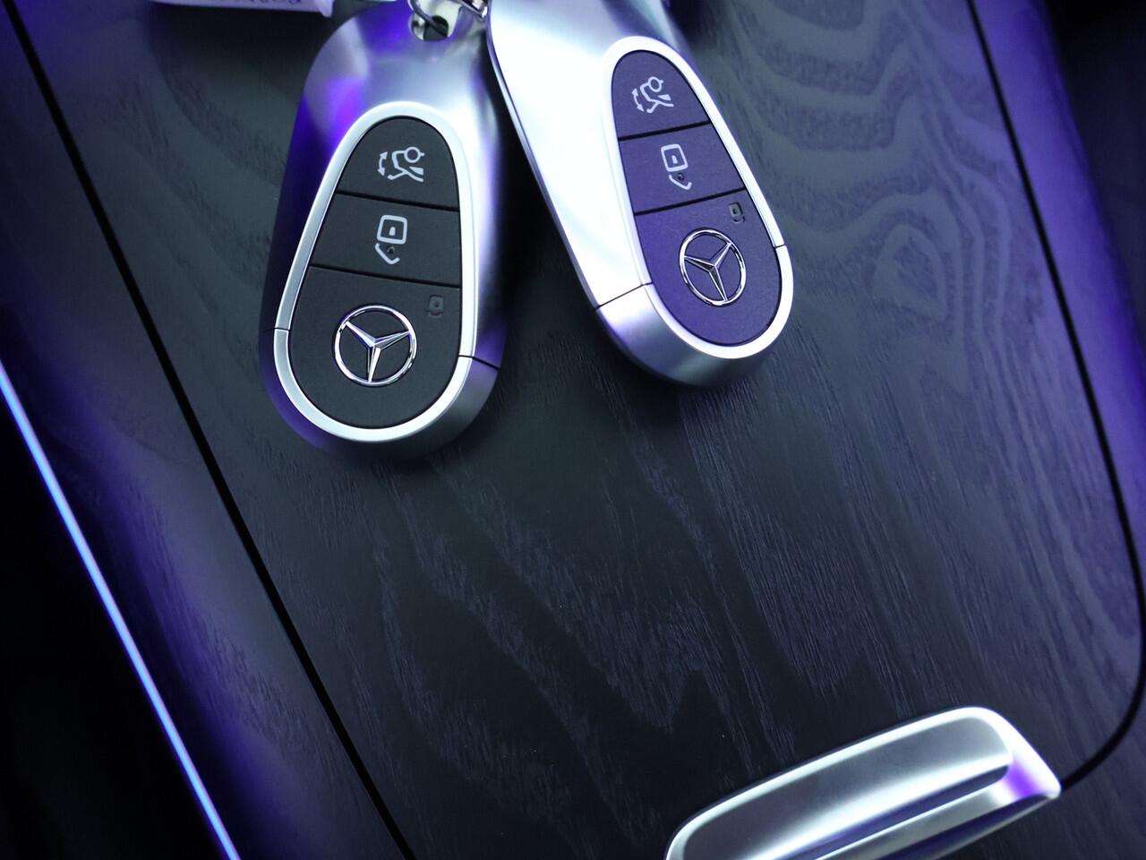 Mercedes-Benz E-KLASSE 300e Sport Edition | Nappa zwart leder | Trekhaak elektr. | Panorama Schuif/kanteldak | SUPERSCREEN dashboard | Burmester Sound | Distronic | Memory voorstoelen pakket met verwarming en ventilatie | Winter pakket | KEYLESS GO-pakket | Zonneschermen pakket