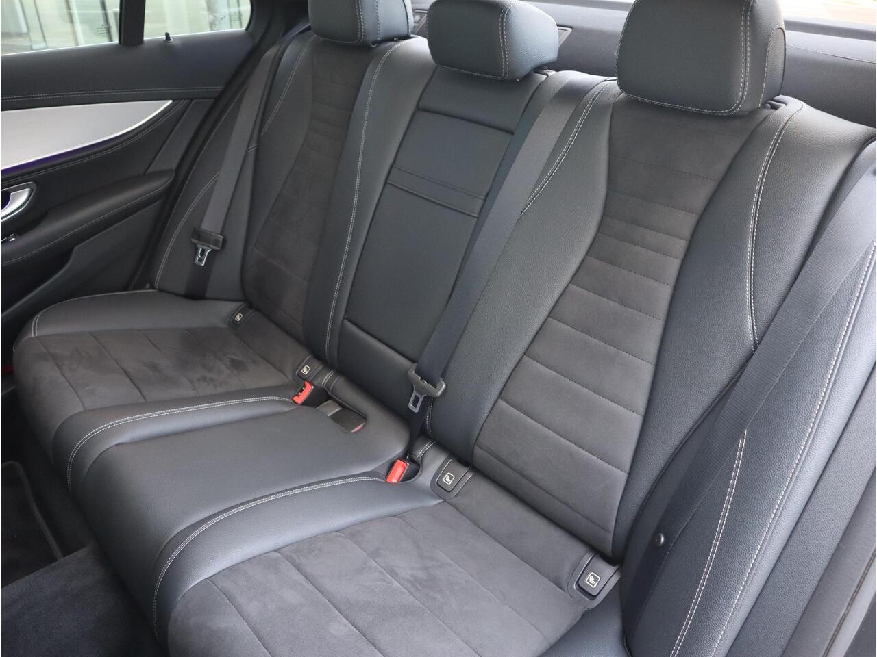 Mercedes-Benz E-KLASSE 300 e AMG line