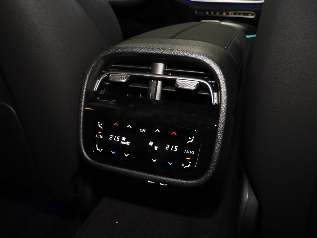 Mercedes-Benz E-KLASSE 300e Sport Edition | Panoramaschuifdak | Premium plus | Superscreen | Nightpakket | Burmester | Stoelventilatie | Rijassistentiepakket Plus | Head-up display | DISTRONIC |