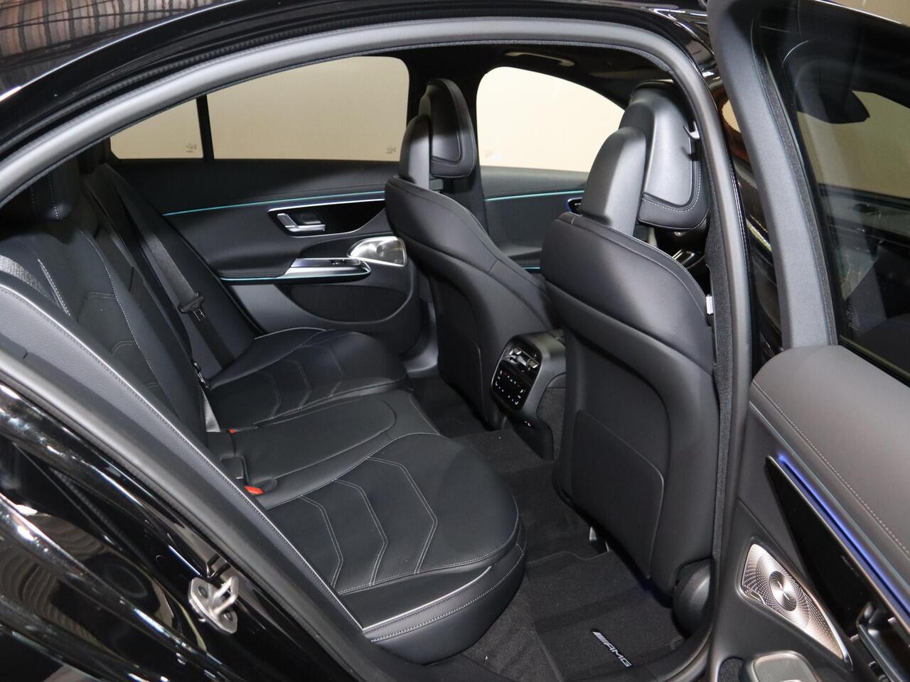 Mercedes-Benz E-KLASSE 300e Sport Edition | Panoramaschuifdak | Premium plus | Superscreen | Nightpakket | Burmester | Stoelventilatie | Rijassistentiepakket Plus | Head-up display | DISTRONIC |