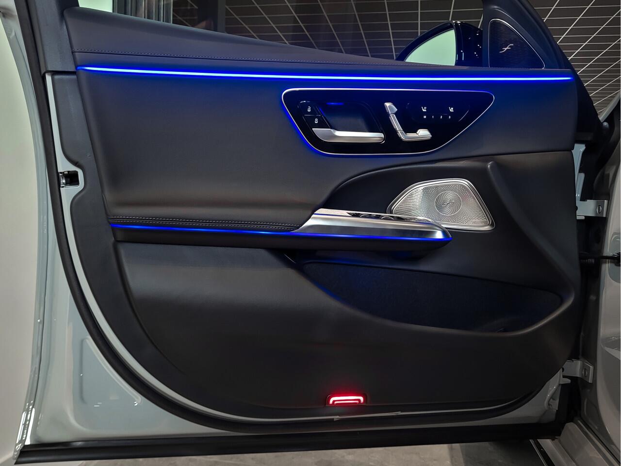 Mercedes-Benz E-KLASSE 400 e 4-M AMG Luchtvering|Achterasbesturing|Superscreen|Keyless|Stoelkoeling|HUD|Digital Light