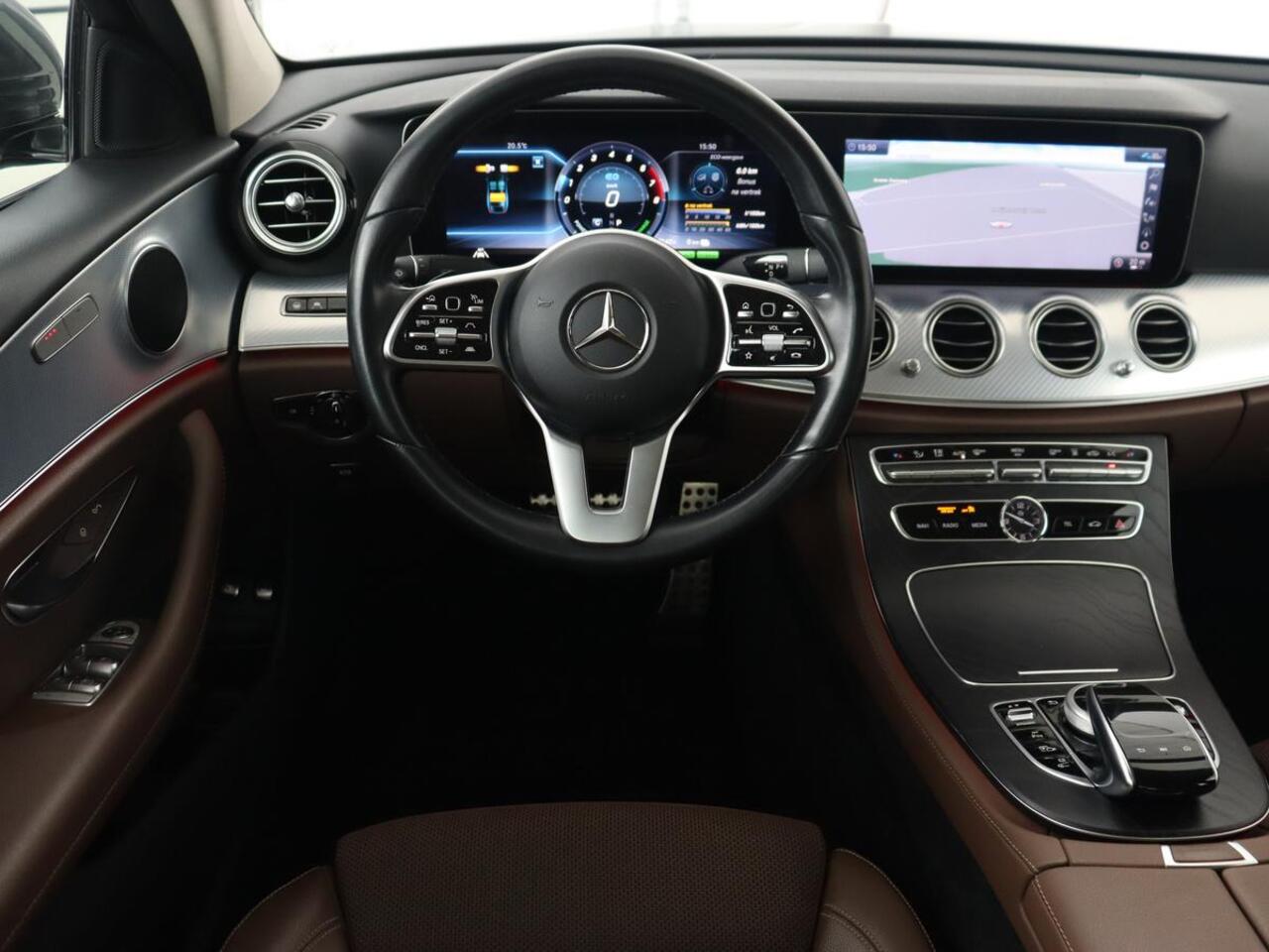 Mercedes-Benz E-KLASSE 300e Avantgarde | Adaptive cruise | Leder | Stoelverwarming | Widescreen | Carplay | Sfeerverlichting | Navigatie | Camera | Park Assist | PHEV | Plug In
