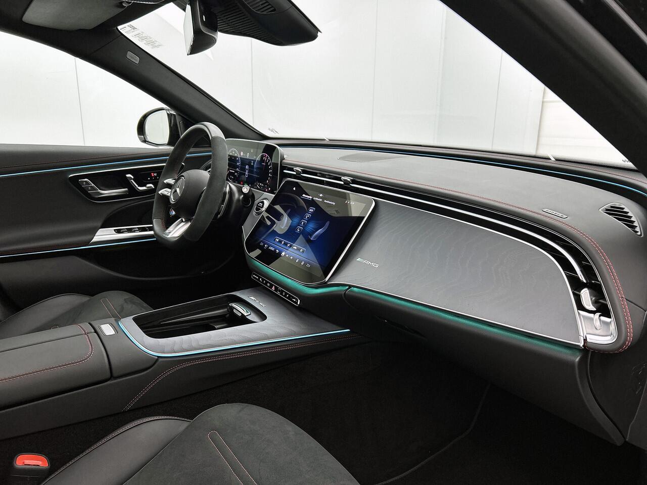 Mercedes-Benz E-KLASSE Mercedes-AMG 53 4MATIC+ Panorama Schuif-Kanteldak | AMG Performance Stuurwiel | AMG Night-Paket | 21 Inch AMG Velgen. Inclusief 24 maanden MB Certified garantie voor Europa.