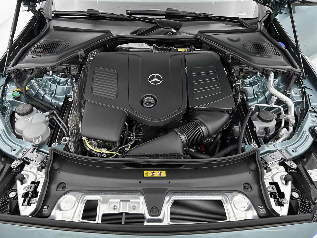 Mercedes-Benz E-KLASSE 300 e Sport Edition | Trekhaak | Nightpakket | Premium Pakket | Parkeerpakket met 360°-camera | Memorypakket | URBAN GUARD voertuigbescherming plus | Winter pakket | KEYLESS GO-pakket | Akoestisch comfortpakket |