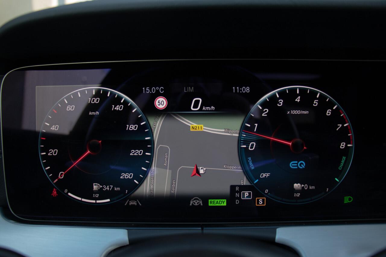 Mercedes-Benz E-KLASSE 300 e 4MATIC AMG Line | E300 Hybride | Pano | Matrix LED | Burmester | Night | Keyless | Adapt. Cruise | Trekhaak | 20 Inch | 360 | Carplay | DAB | Trekhaak | Sfeer | Dodehoek | Lane Assist | BTW | Dealer Onderhouden | Garantie