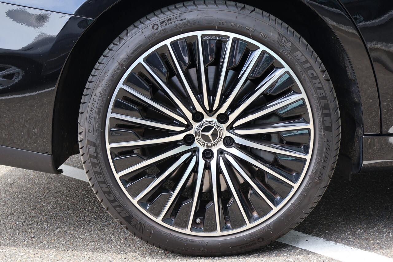 Mercedes-Benz E-KLASSE 300 e AMG Line l Panoramadak l 360 Camera l Head-up l DISTRONIC l Night pakket lBurmester 4 D l Digital Light l Keyless Go l I MBUX l Night pakket I Memory stoelen I Essenhout I Augmented Reality I Stoelverwarming l