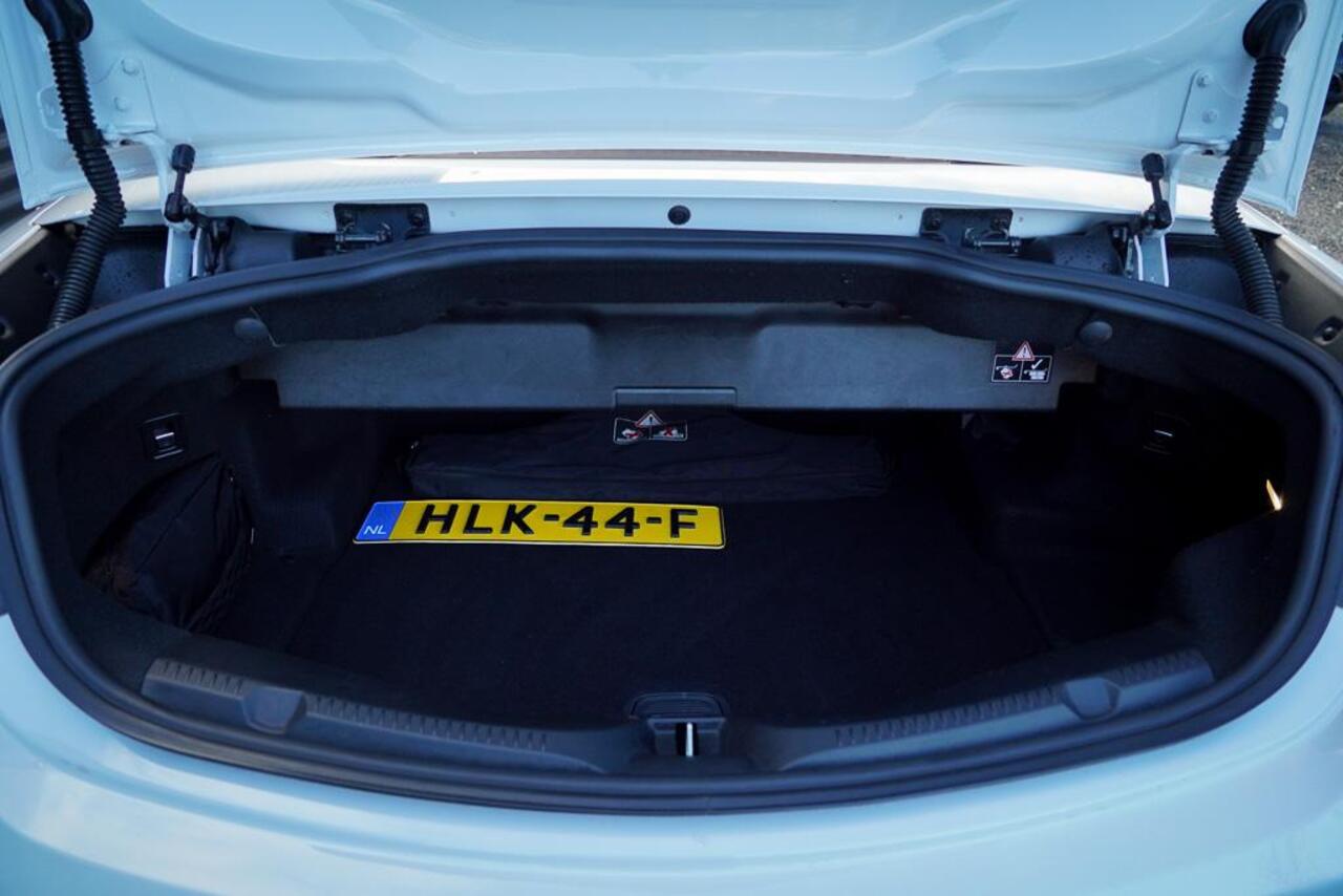 Mercedes-Benz E-KLASSE Cabrio 300 AMG Line / 53 AMG Uitgevoerd / Carbon / Stoelverwarming