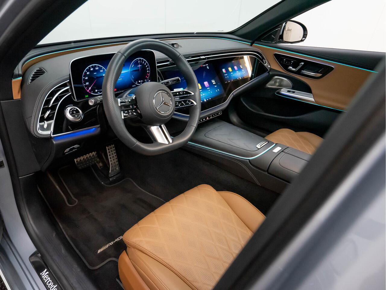 Mercedes-Benz E-KLASSE E 300 e 4MATIC AMG Line | Superscreen | Nappa | Luchtvering | Achterasbesturing