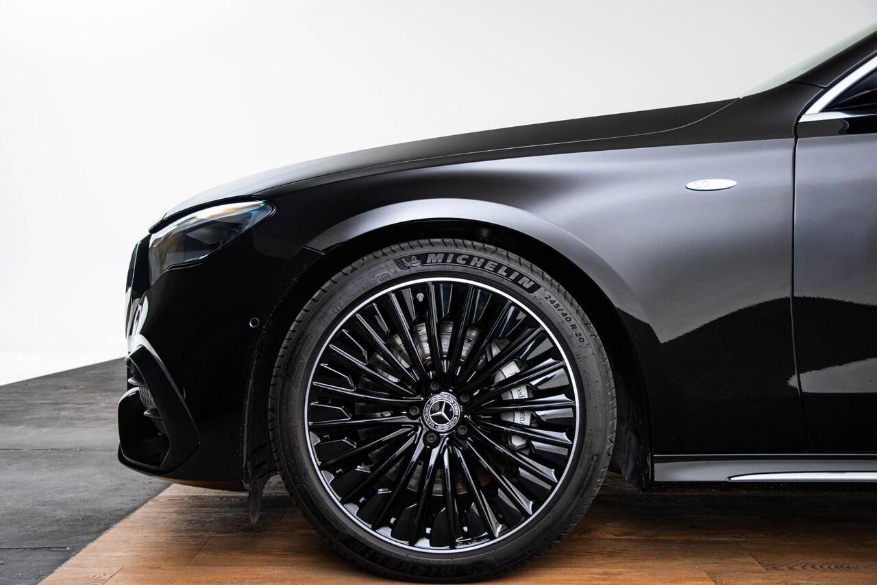 Mercedes-Benz E-KLASSE 300 e AMG Line Trekhaak - Panoramadak - Stoelverwarming - Burmester - Cruisecontrol met afstandsregeling - Sportstoelen - Warmtewerend/donkergetint glas -