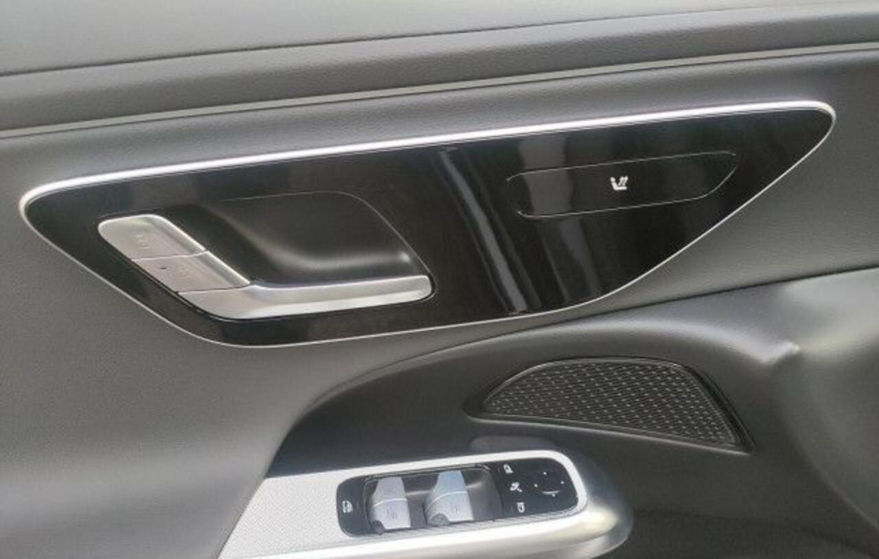 Mercedes-Benz E-KLASSE 220 d Avantgarde Distronic 19 Inch MBUX Stoelverwarming Stuurverwarming Camera