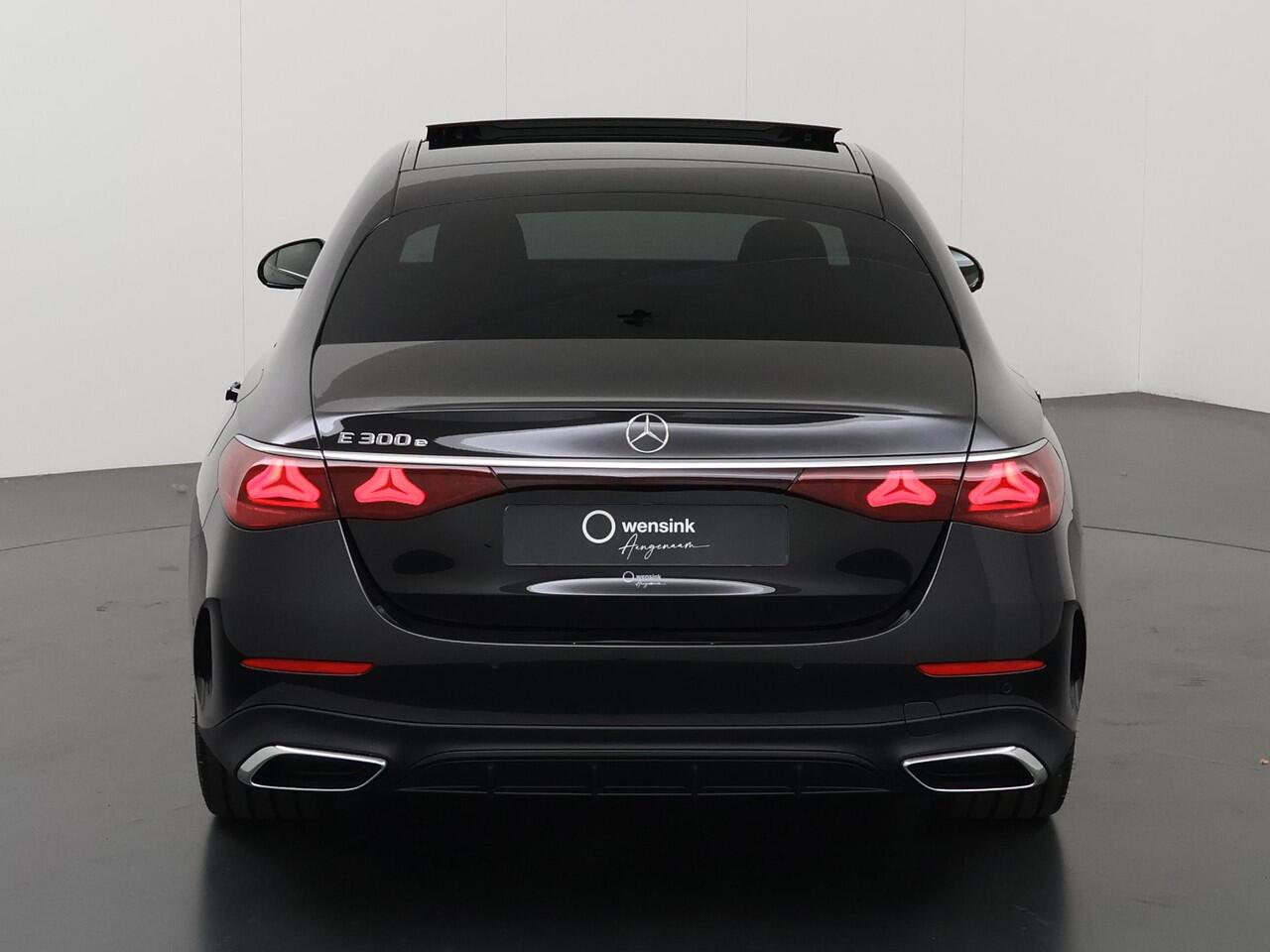 Mercedes-Benz E-KLASSE 300e Sport Edition | Panoramaschuifdak | Night | Premium Plus | Rijassistentiepakket plus | Stoel-ventilatie |