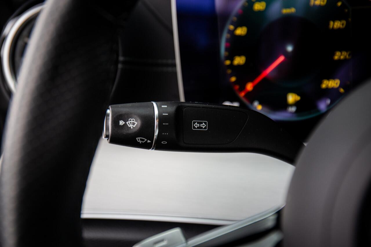 Mercedes-Benz E-KLASSE Cabrio 200 AMG Line , Sfeerverlichting, stoel- en nekverwarming, Isofix