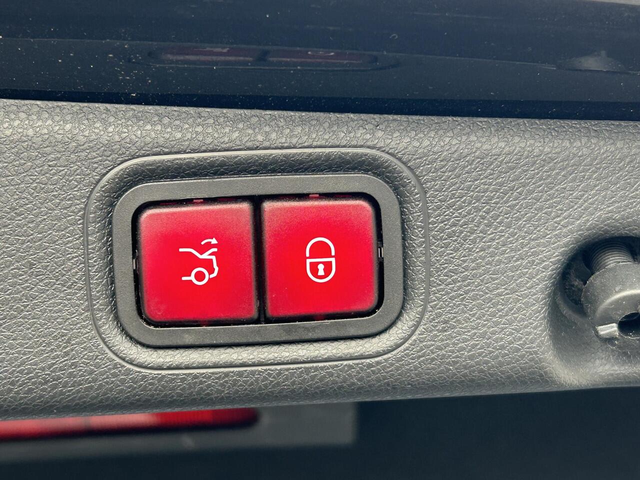 Mercedes-Benz E-KLASSE 300 e AMG Line