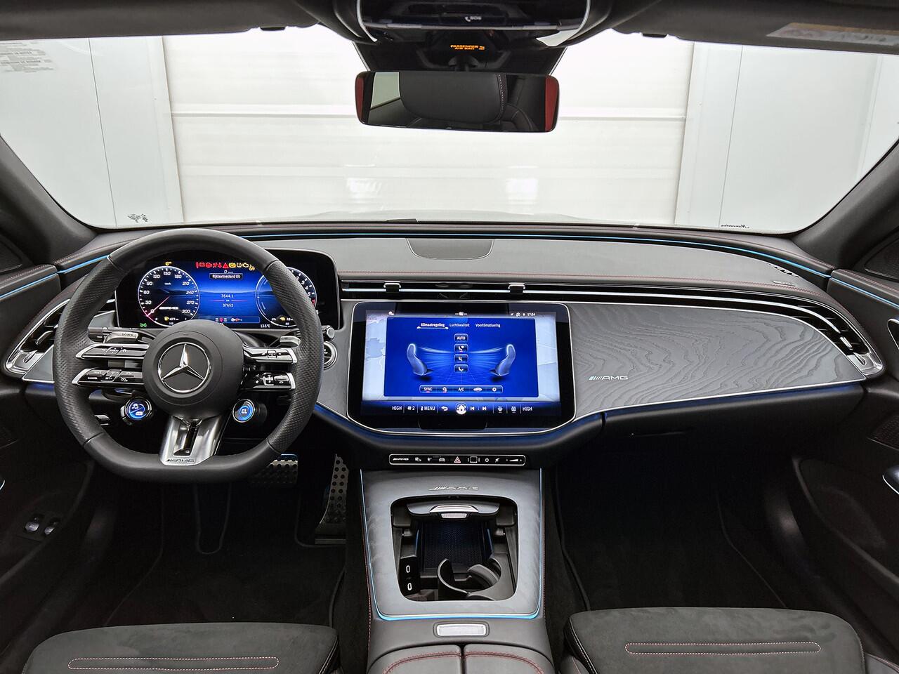 Mercedes-Benz E-KLASSE Mercedes-AMG 53 4MATIC+ | Panoramadak | Night Pakket 1+2 | 20 Inch AMG Velgen | AC en DC Lader | Distronic | Inclusief 24 maanden MB Certified garantie voor Europa.