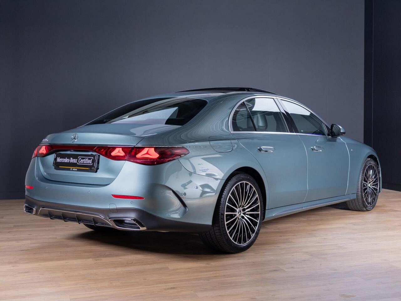 Mercedes-Benz E-KLASSE Limousine 300e Sport Edition Premium PLUS | Trekhaak | Panorama dak