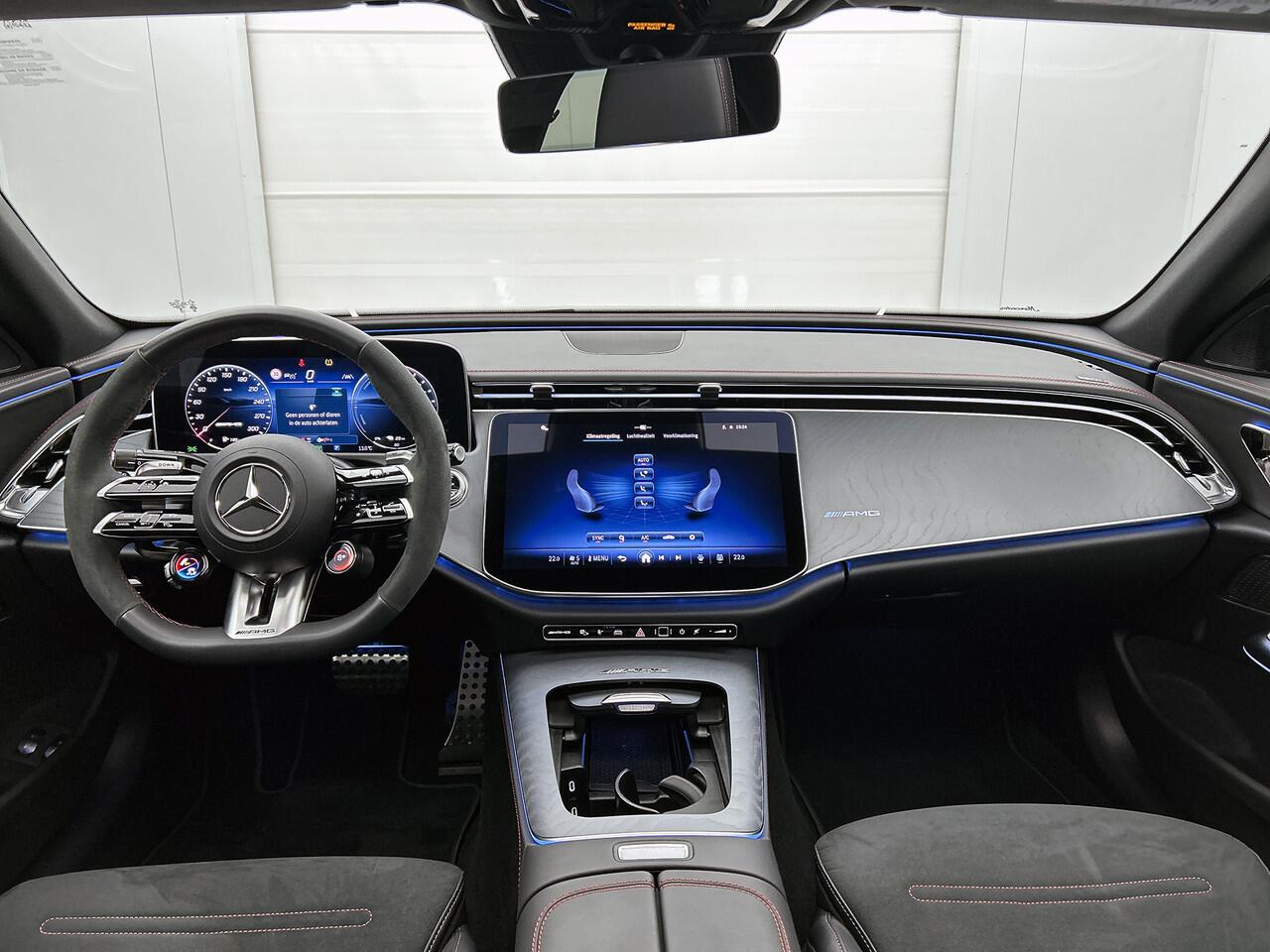 Mercedes-Benz E-KLASSE Mercedes-AMG 53 4MATIC+ Panorama Schuif-Kanteldak | AMG Performance Stuurwiel | AMG Night-Paket | 21 Inch AMG Velgen. Inclusief 24 maanden MB Certified garantie voor Europa.