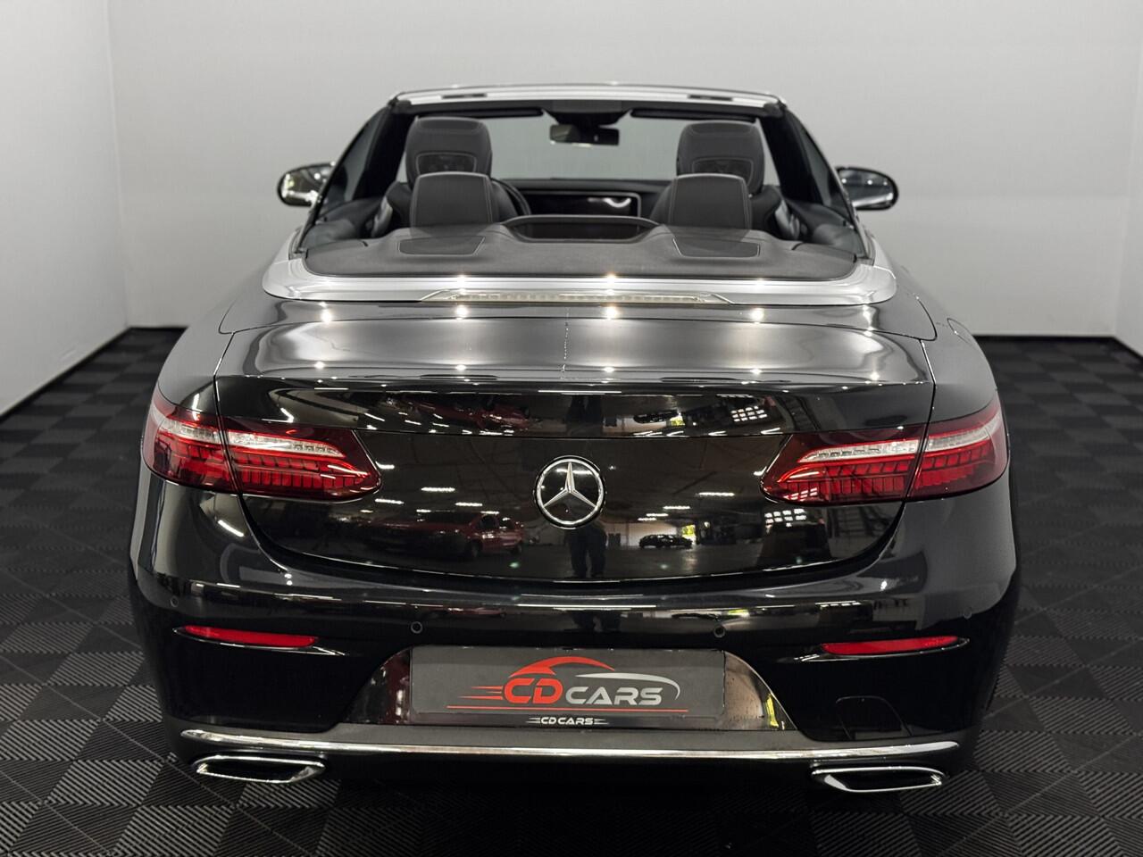 Mercedes-Benz E-KLASSE Cabrio 200 AMG Line Leder, Camera, Navi, Burmeister, Stoelverwarming, Elektrische achterklep, Sfeerverlichting