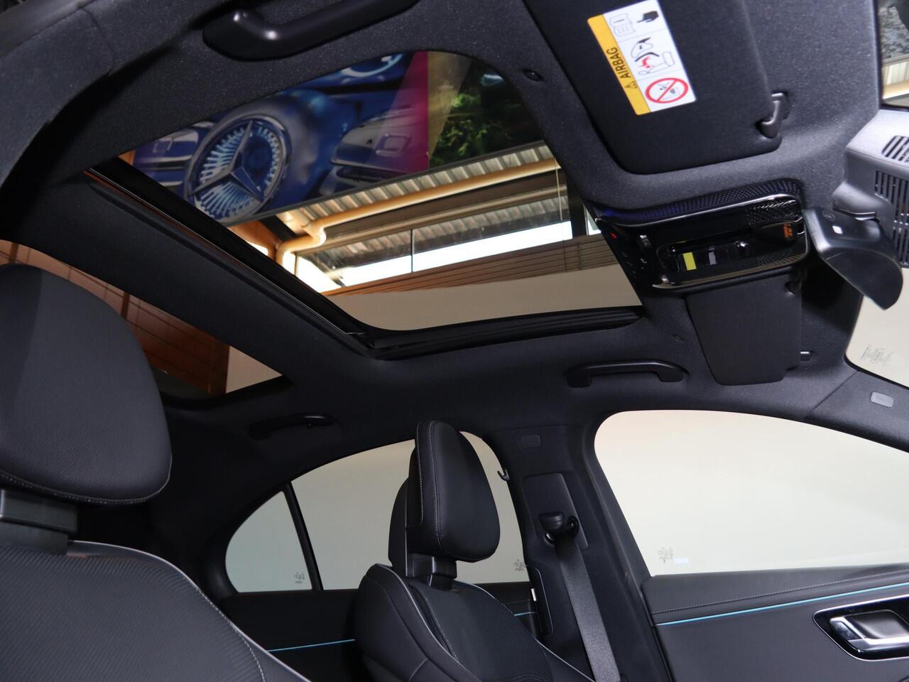 Mercedes-Benz E-KLASSE 300e Sport Edition | Panoramaschuifdak | Premium plus | Superscreen | Nightpakket | Burmester | Stoelventilatie | Rijassistentiepakket Plus | Head-up display | DISTRONIC |