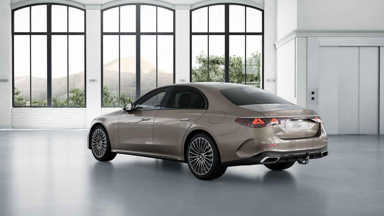 Mercedes-Benz E-KLASSE 300e Sport Edition | Premium-pakket | Trekhaak | Nightpakket | Burmester | Dodehoekassistent | 360° camera |