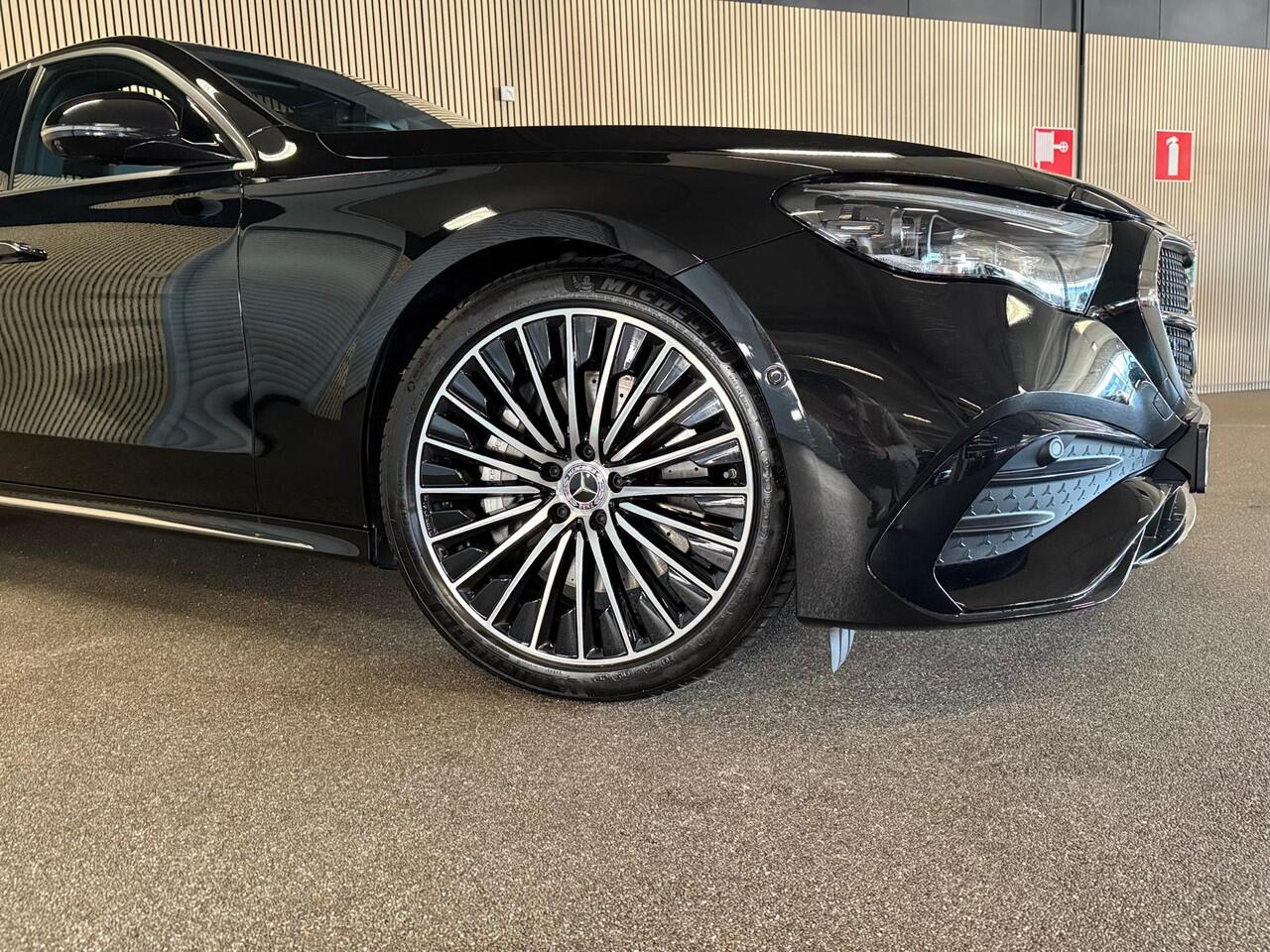 Mercedes-Benz E-KLASSE 220D AMG STYLING-PANORAMA-MEMORY-DISTRONIC-360 CAMERA-ZEER COMPL.