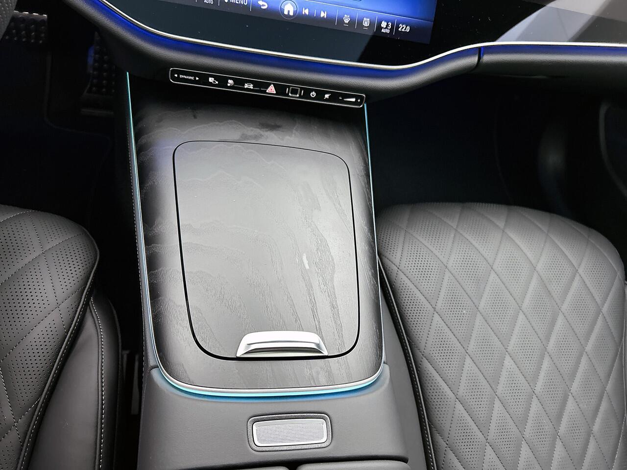 Mercedes-Benz E-KLASSE 300 e Sport Edition | Premium Plus | Trekhaak | Nightpakket | Rijassistentiepakket Plus | Techniekpakket Airmatic | Winterpakket | 20 inch AMG velgen zwart | Stoelventilatie voor | Nappaleder | 360°-camera | Head-up display |