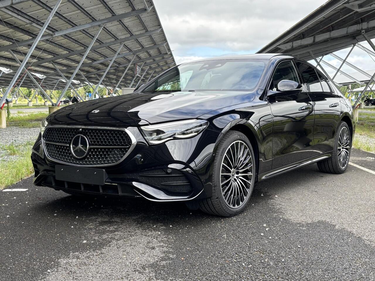 Mercedes-Benz E-KLASSE 300e Sport Edition | Night | Panoramaschuifdak | Premium Plus | Rijassistentiepakket Plus | Head-up display | Burmester |