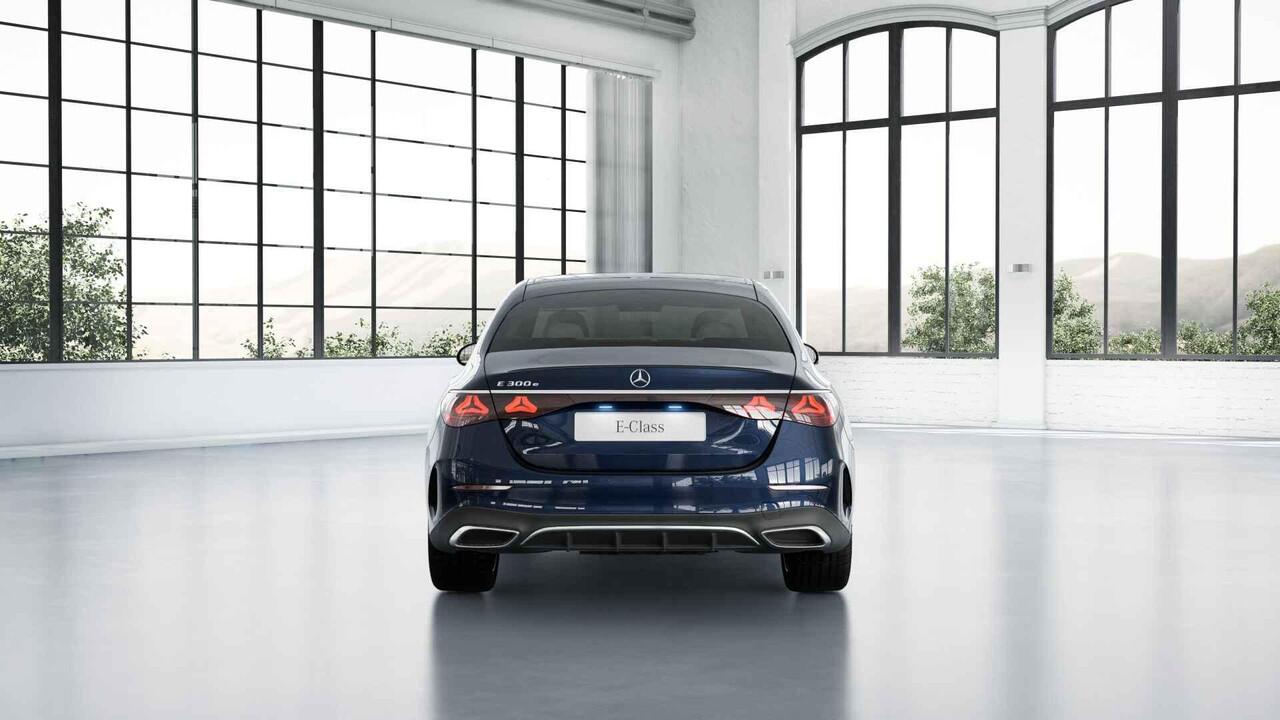 Mercedes-Benz E-KLASSE 300e Sport Edition | Panoramaschuifdak | Head-up | Burmester | Stoelverwarming/ventilatie | 360° camera | Digital light |