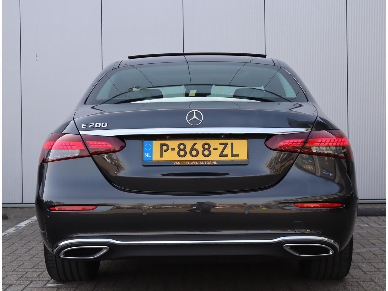 Mercedes-Benz E-KLASSE 200 Luxury | Pano | Burmester | Sfeerverlichting | Leder