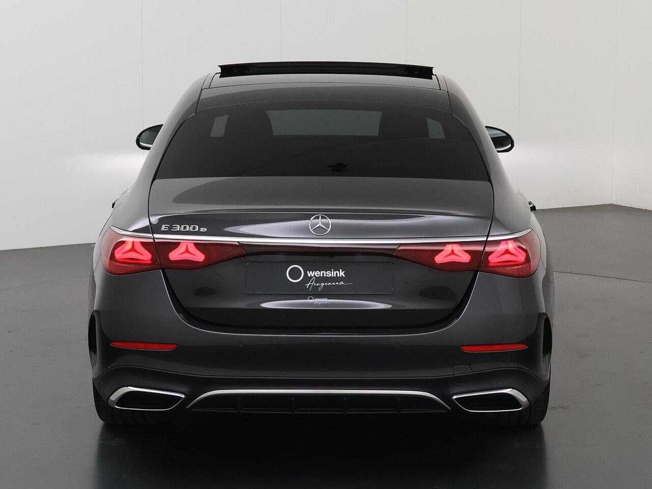 Mercedes-Benz E-KLASSE 300 e AMG Line | Panoramadak | Trekhaak | Winter pakket | Burmester |