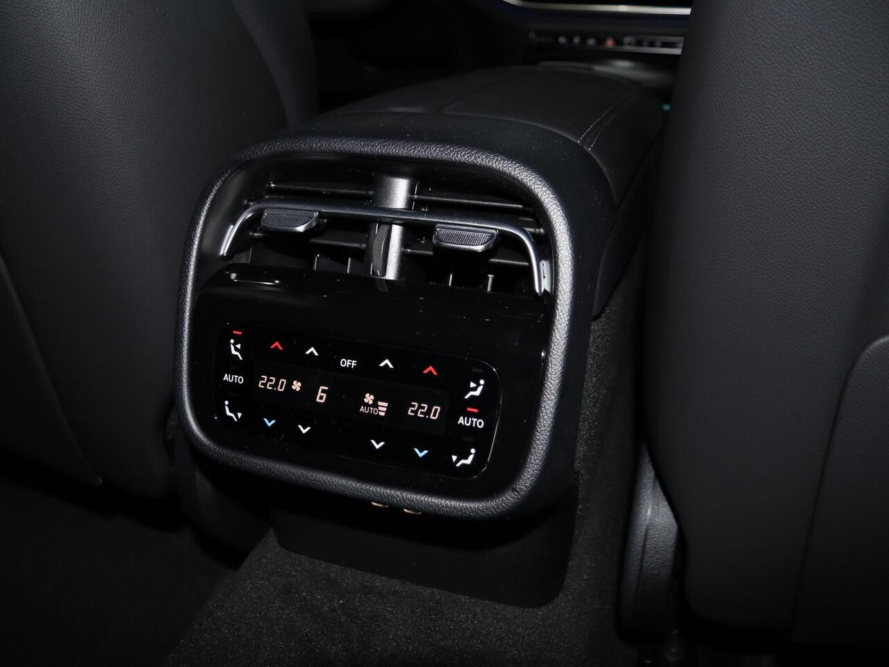 Mercedes-Benz E-KLASSE 300e Sport Edition | Panoramaschuifdak | Premium plus | Superscreen | Nightpakket | Burmester | Stoelventilatie | Rijassistentiepakket Plus | Head-up display | DISTRONIC |