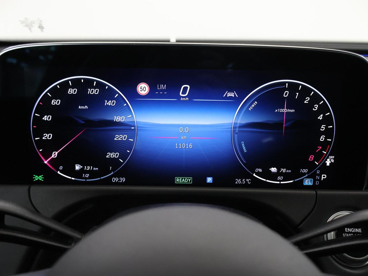 Mercedes-Benz E-KLASSE 300 e AMG Line | AMG | Panoramadak | Winter pakket | Night pakket | 20 inch lichtmetalen velgen |