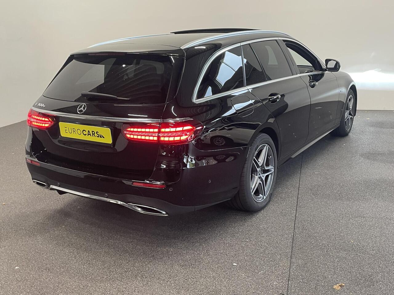 Mercedes-Benz E-KLASSE 300e PHEV AMG Line Auto. Estate Panoramadak Navigatie Appel Carplay/ Android Auto Parkeersensoren Cruise Control Led Burmester Soundsystem Sfeerverlichting Elektrische achterklep Climate Control