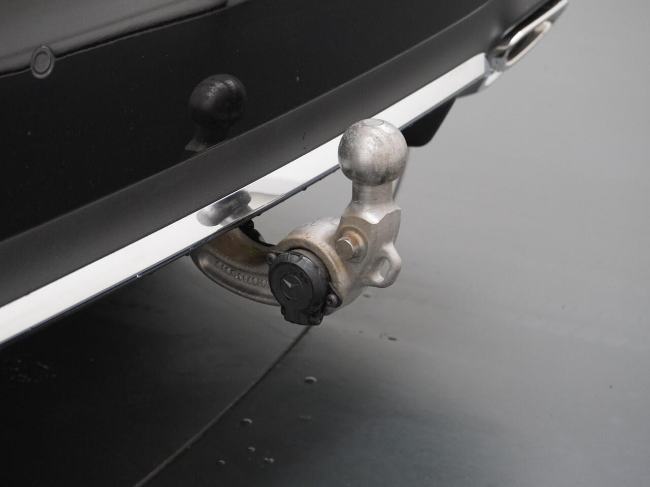 Mercedes-Benz E-KLASSE 200 Sport Edition | Burmester Trekhaak Multibeam AMG Wielen