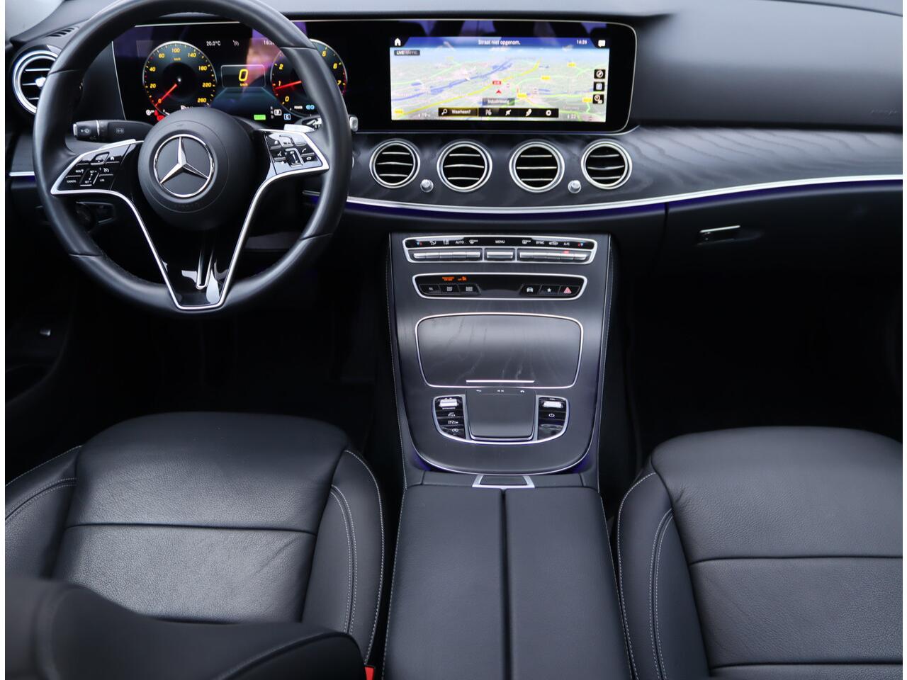 Mercedes-Benz E-KLASSE 200 Luxury | Pano | Burmester | Sfeerverlichting | Leder