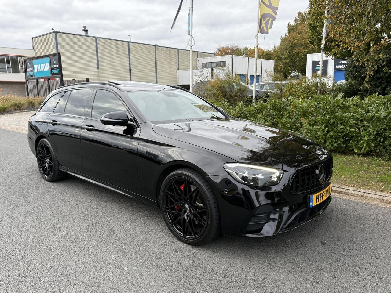 Mercedes-Benz E-KLASSE 300e AMG Black 320PK PanooTrekhaak