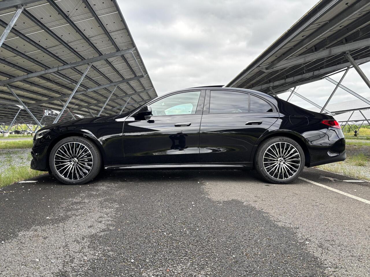 Mercedes-Benz E-KLASSE 300e Sport Edition | Night | Panoramaschuifdak | Premium Plus | Rijassistentiepakket Plus | Head-up display | Burmester |