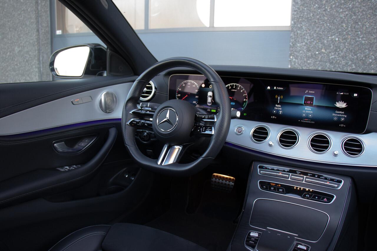 Mercedes-Benz E-KLASSE 300 e 4MATIC AMG Line | E300 Hybride | Pano | Matrix LED | Burmester | Night | Keyless | Adapt. Cruise | Trekhaak | 20 Inch | 360 | Carplay | DAB | Trekhaak | Sfeer | Dodehoek | Lane Assist | BTW | Dealer Onderhouden | Garantie