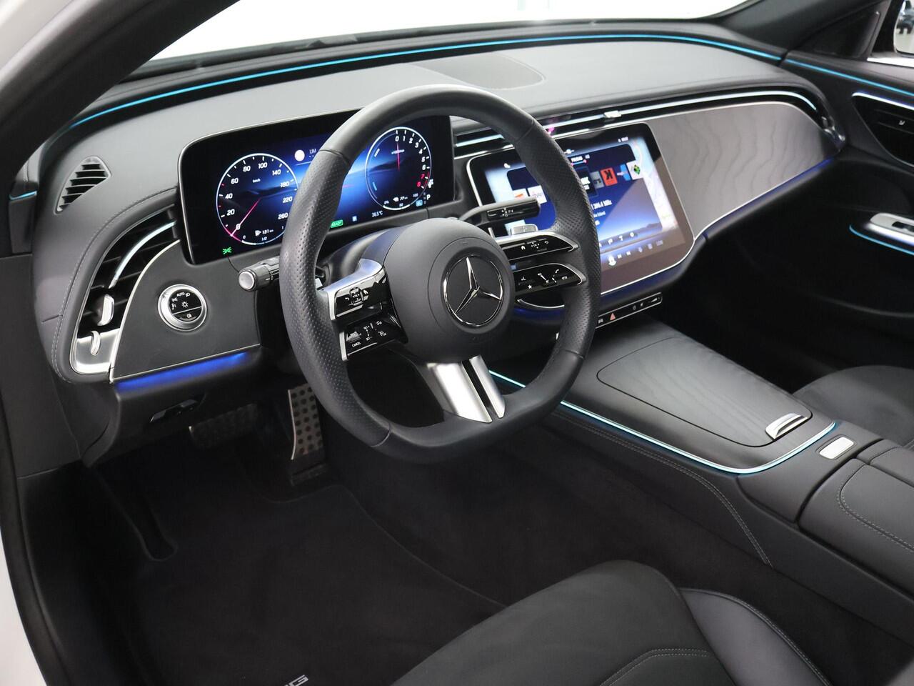 Mercedes-Benz E-KLASSE 300 e AMG Line | AMG | Panoramadak | Winter pakket | Night pakket | 20 inch |