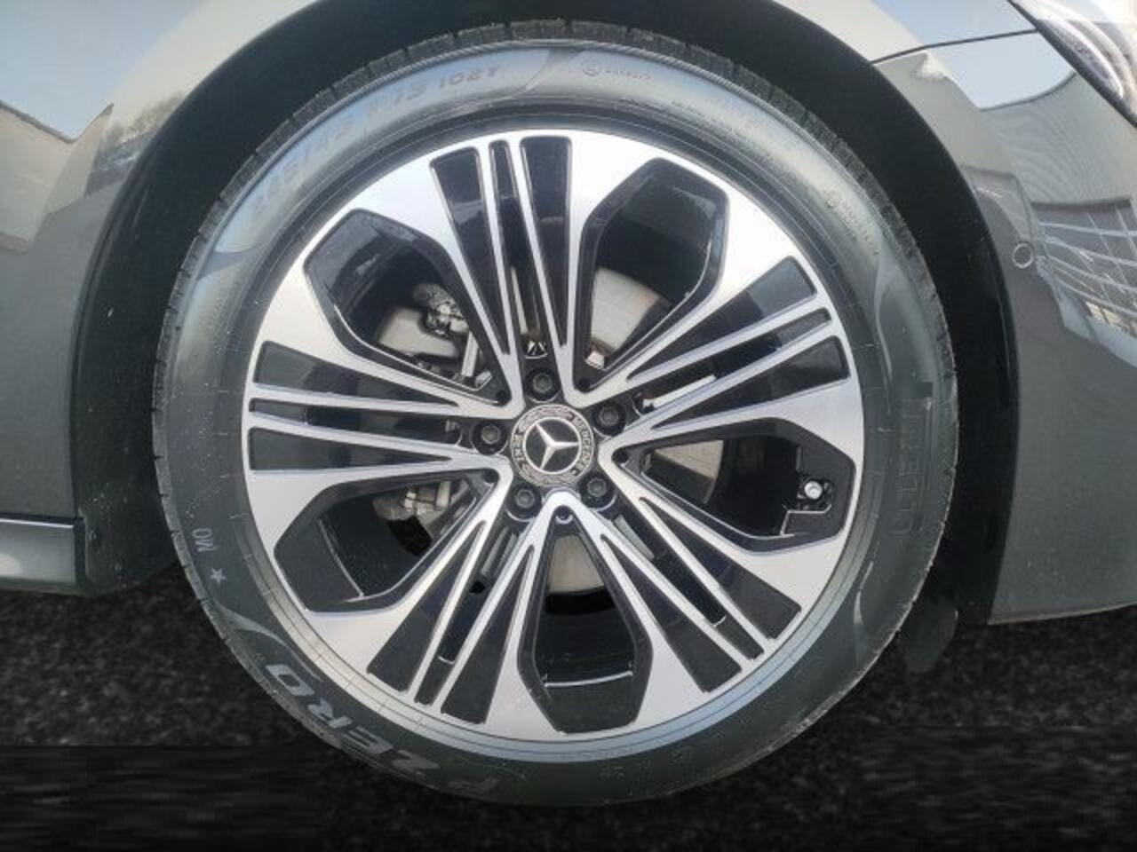 Mercedes-Benz E-KLASSE 220 d Avantgarde Distronic 19 Inch MBUX Stoelverwarming Stuurverwarming Camera