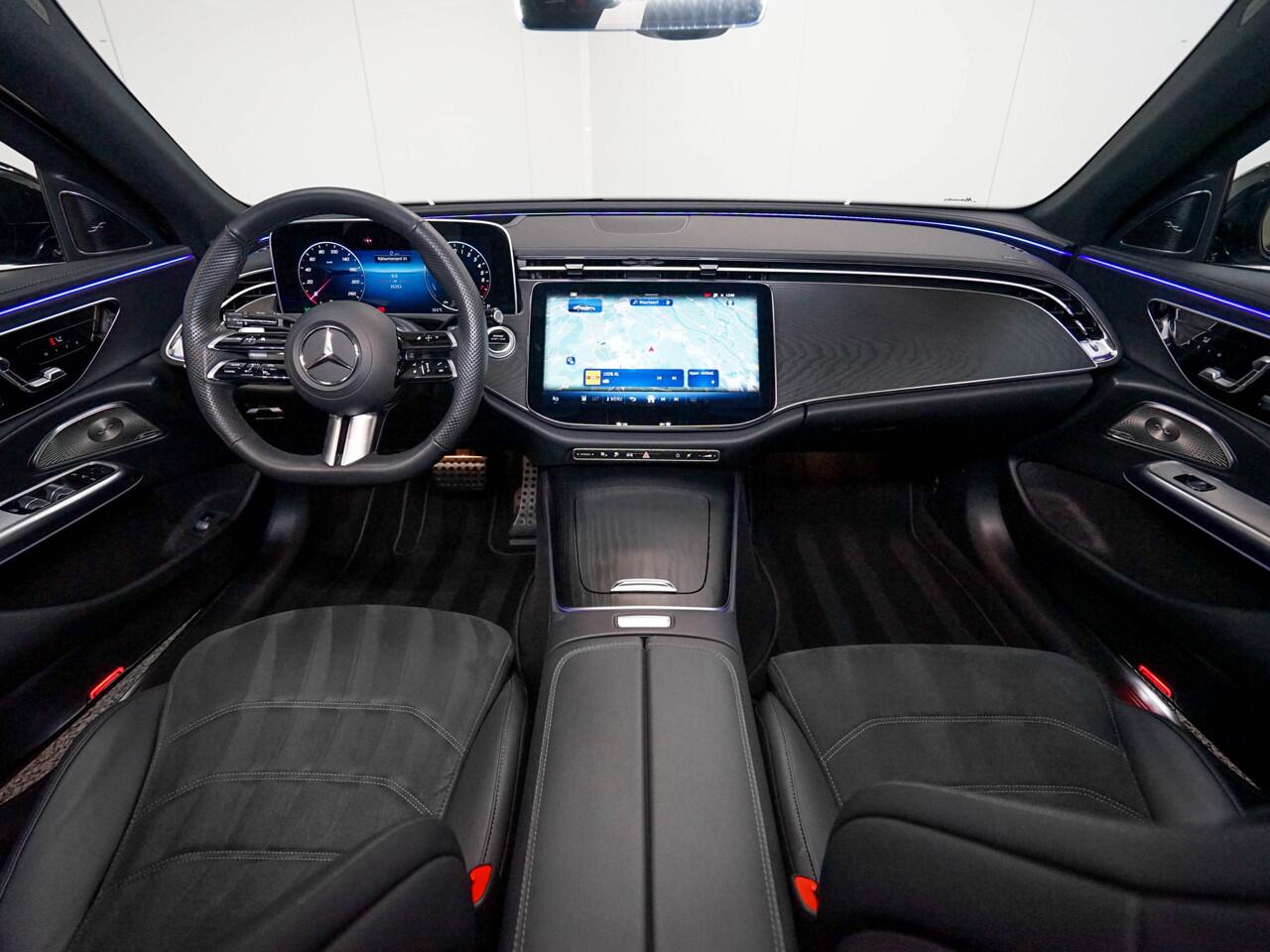 Mercedes-Benz E-KLASSE E400 e 4MATIC AMG Line | Luchtvering | Pano | Achterasbesturing | Head-up display