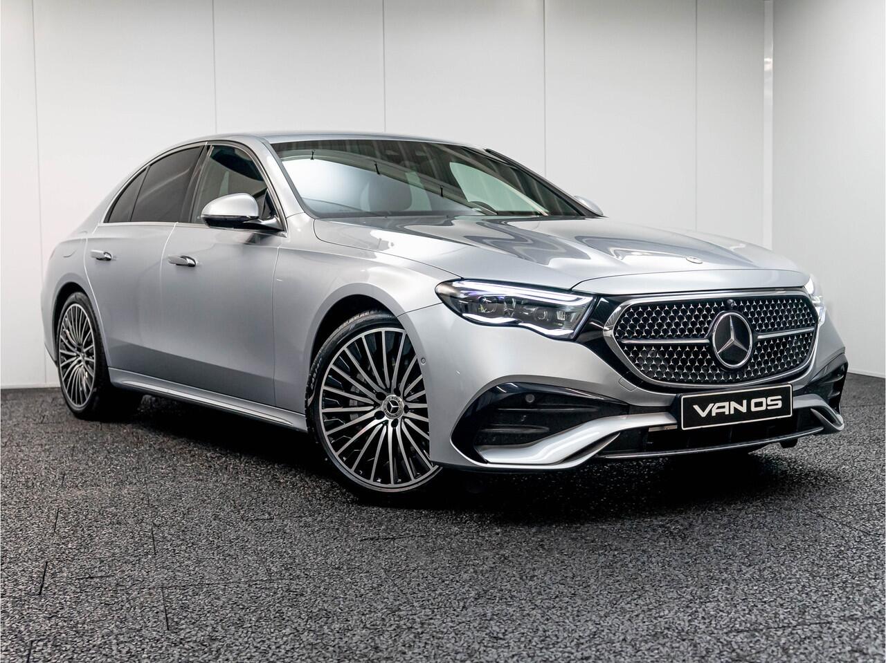 Mercedes-Benz E-KLASSE E 300 e 4MATIC AMG Line | Superscreen | Nappa | Luchtvering | Achterasbesturing