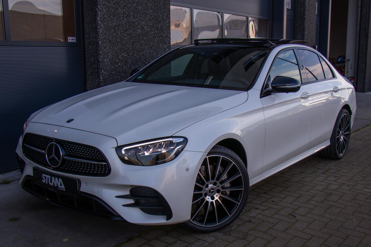 Mercedes-Benz E-KLASSE 300 e 4MATIC AMG Line | E300 Hybride | Pano | Matrix LED | Burmester | Night | Keyless | Adapt. Cruise | Trekhaak | 20 Inch | 360 | Carplay | DAB | Trekhaak | Sfeer | Dodehoek | Lane Assist | BTW | Dealer Onderhouden | Garantie