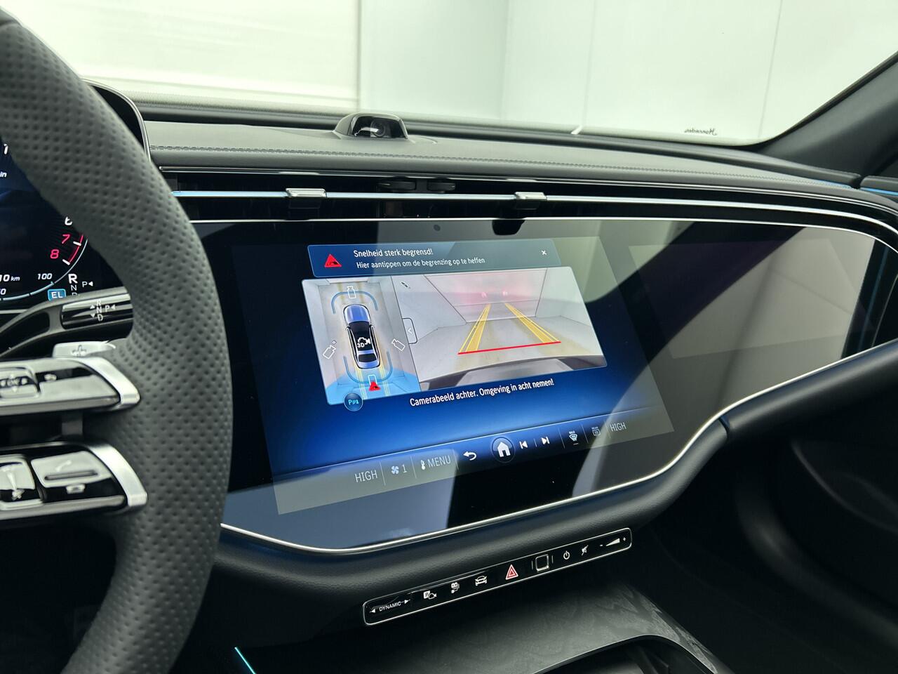 Mercedes-Benz E-KLASSE 300 e Sport Edition | Nightpakket | GUARD 360° vehicle protection Plus | Panoramaschuifdak | DISTRONIC | Memorypakket | 360° camera | DIGITAL Light | MBUX Superscreen |